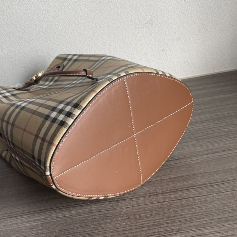 Bv*b*rry bucket bags